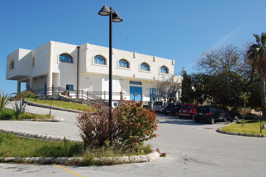 皮佳索俱乐部酒店 Marina di Melilli 外观 照片
